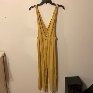 yellow jumpsuit!!